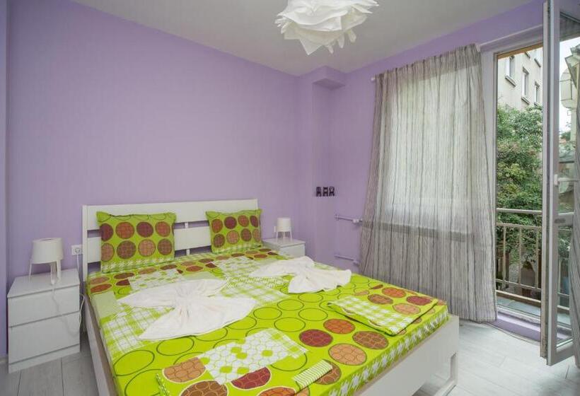 Estúdio Superior, Peter Pan House