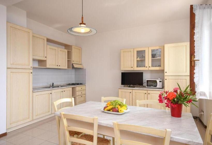 1 Bedroom Apartment Lake View, Residence Calap