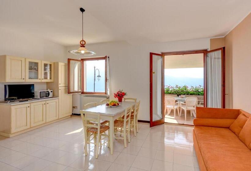 1 Bedroom Apartment Lake View, Residence Calap