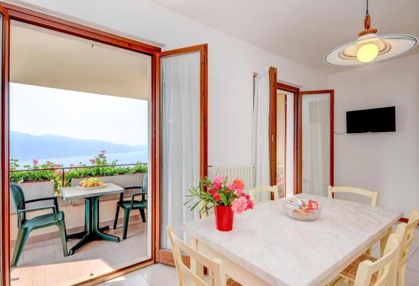 1 Bedroom Apartment Lake View, Residence Calap