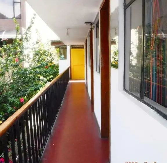 バス共有のスタンダードルーム, Hostal Timara