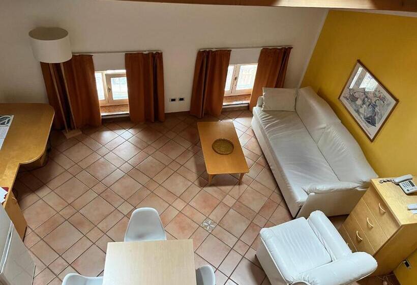 标准工作室, America Apartments