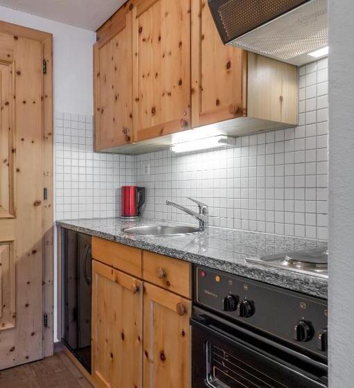 استودیوی استاندارد, Appartments Cervus