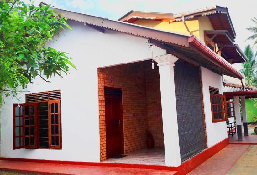 低层单卧公寓, The Citadel Guest House
