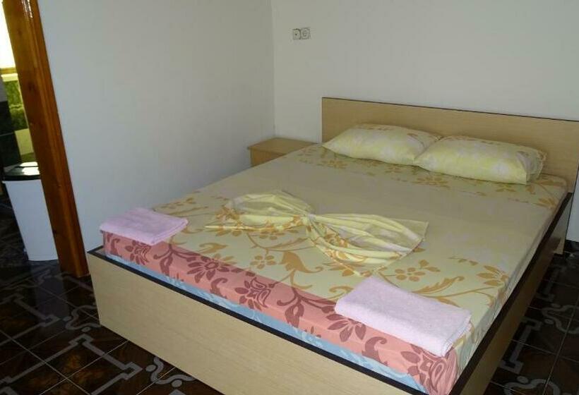 패밀리 스튜디오, Villa Mondi