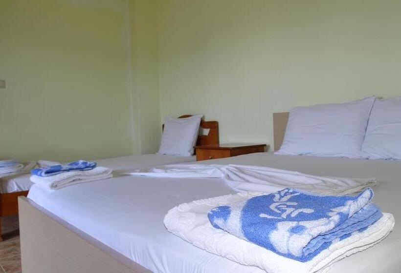 패밀리 스튜디오, Villa Mondi