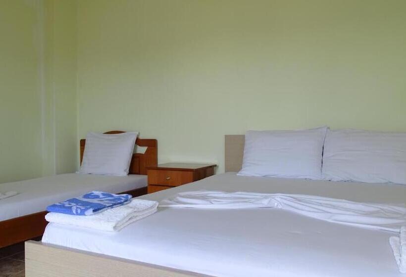 패밀리 스튜디오, Villa Mondi