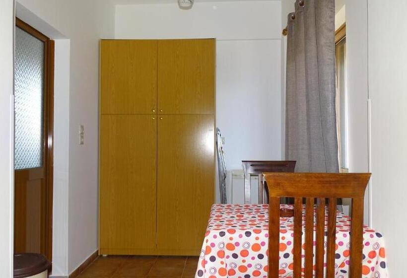 패밀리 스튜디오, Villa Mondi