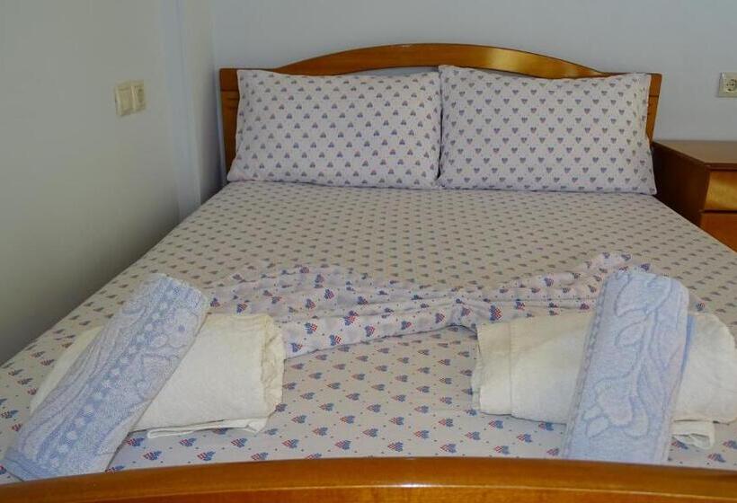 패밀리 스튜디오, Villa Mondi