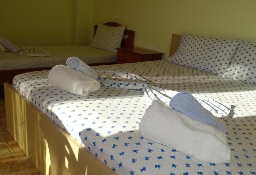 패밀리 스튜디오, Villa Mondi