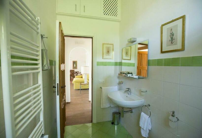 منزل غرفة نوم واحدة, Eleanor' S Garden