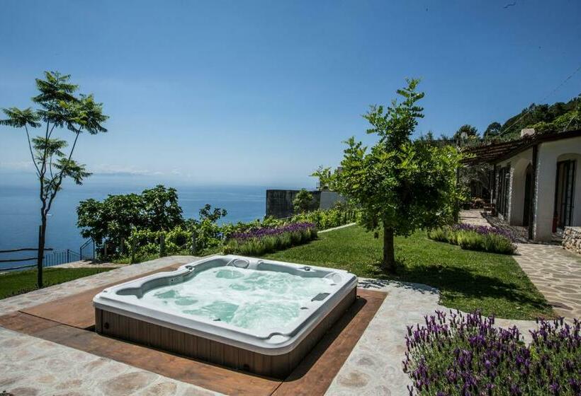 منزل غرفة نوم واحدة, Eleanor' S Garden