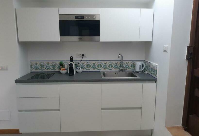 شقة غرفة واحدة مطلة على البحر, Eleanor' S Garden