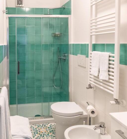 منزل غرفة نوم واحدة, Eleanor' S Garden