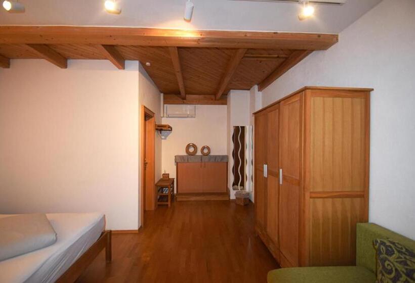 חדר סטנדרט, Hofer Stubn