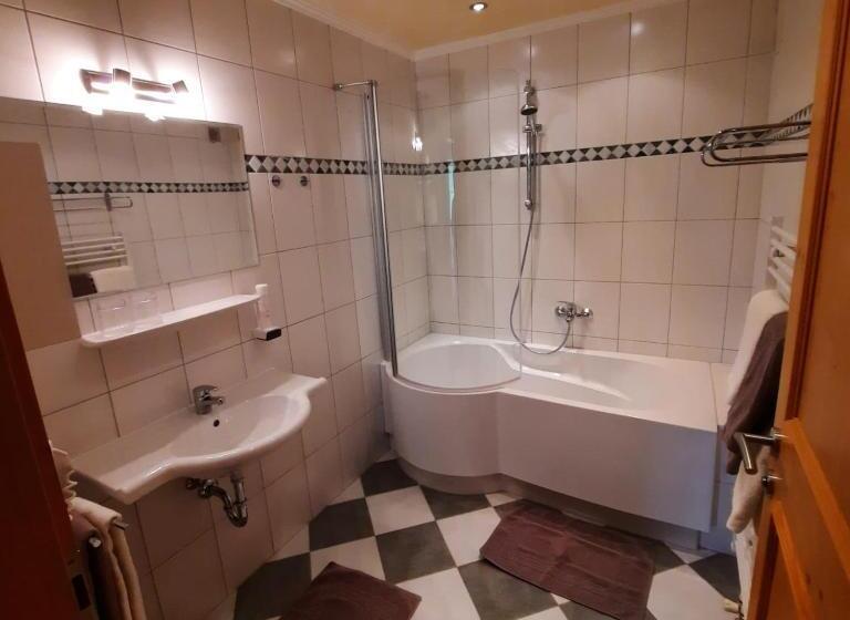 آپارتمان 2 خوابه با بالکن, Landhaus Gastein