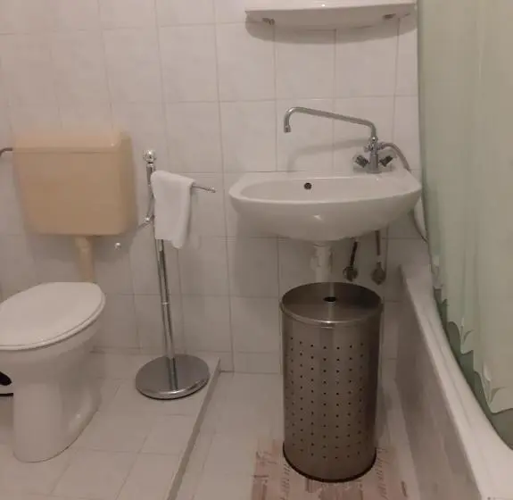 Standard Neljän Hengen Huone, Panoráma Szállás