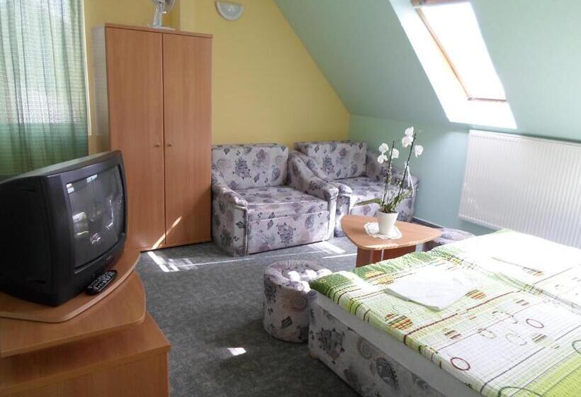 اتاق استاندارد چهار تخته, Panoráma Szállás