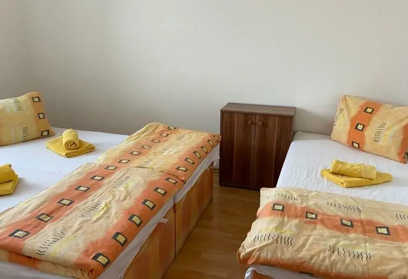 ３ベッドルームアパートメント, Penzion Bamako