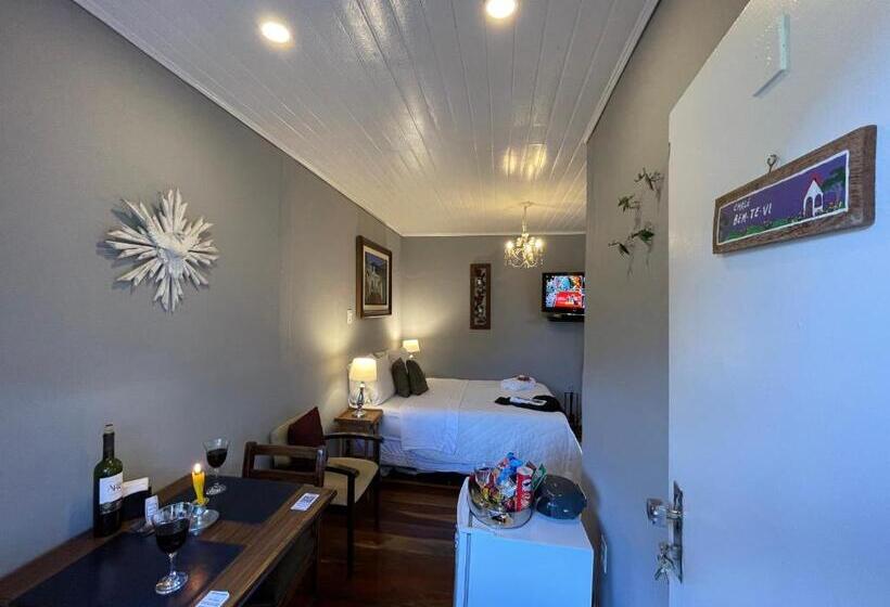 샬레, Pousada Refúgio Das Aves