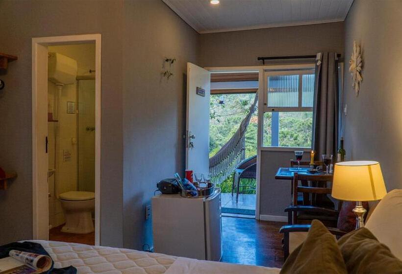 샬레, Pousada Refúgio Das Aves