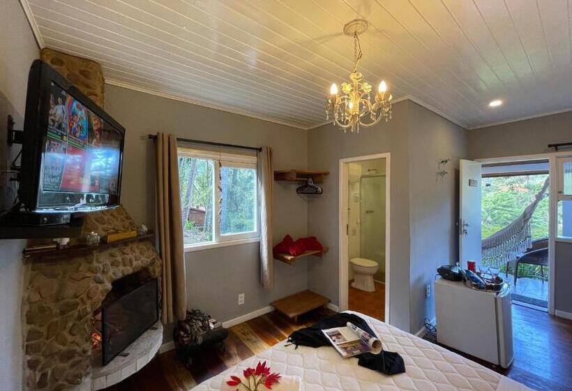 샬레, Pousada Refúgio Das Aves