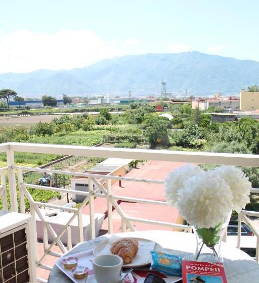 اتاق لوکس با بالکن, Vesuview Guest House Near The Ruins