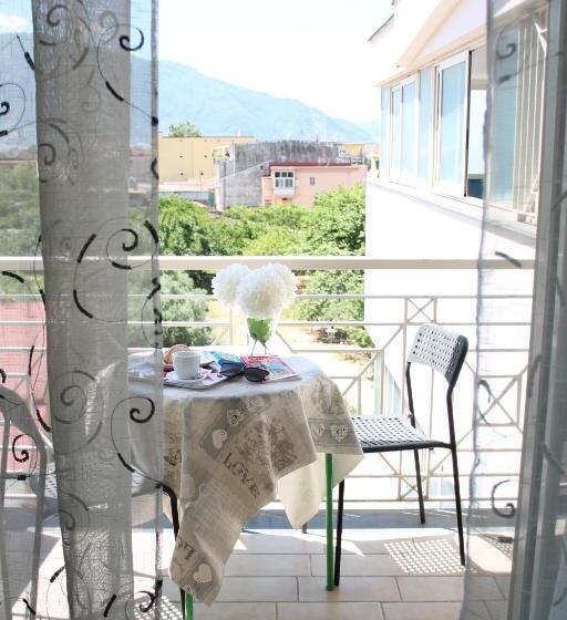 اتاق لوکس با بالکن, Vesuview Guest House Near The Ruins