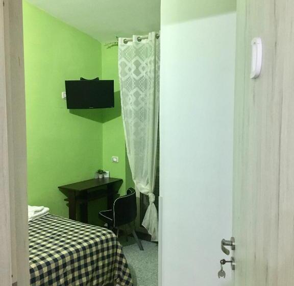 اتاق استاندارد یک تخته با بالکن, Vesuview Guest House Near The Ruins