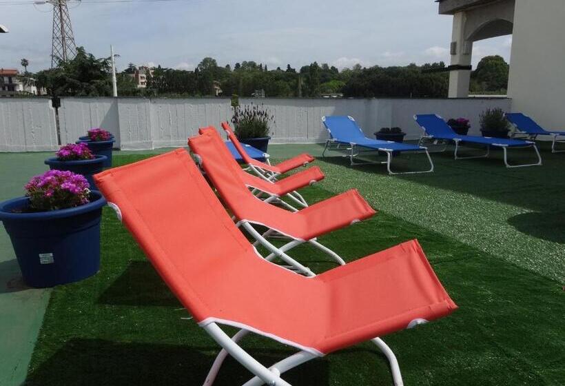 اتاق استاندارد سه تخته با بالکن, Vesuview Guest House Near The Ruins