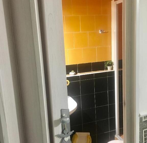 اتاق لوکس با بالکن, Vesuview Guest House Near The Ruins