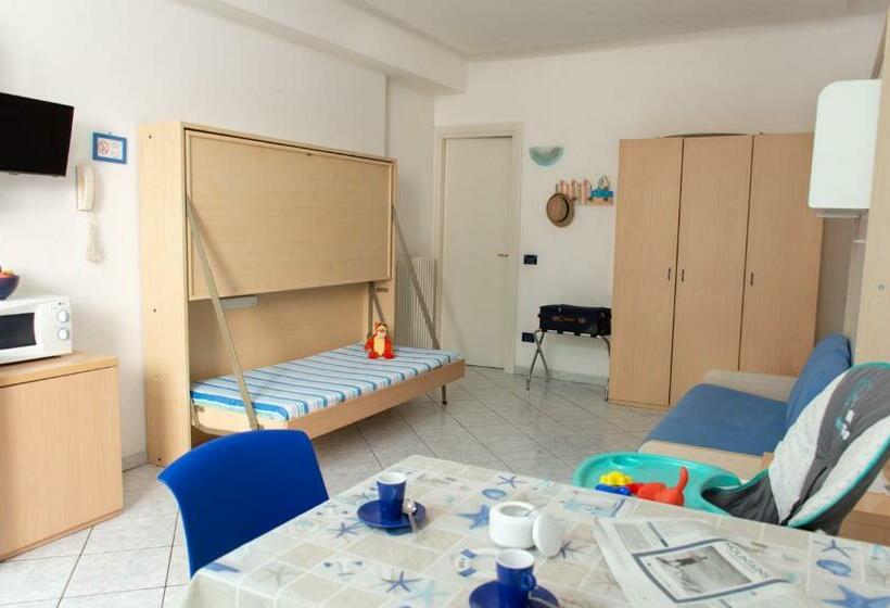 Студио Стандарт Вид на Сад, Residence Italia