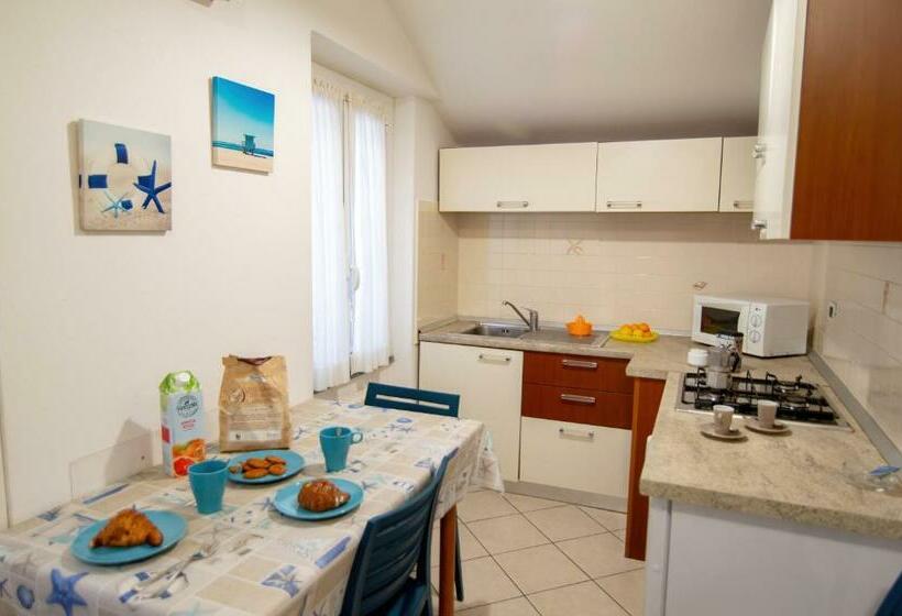 آپارتمان 1 خوابه با بالکن, Residence Italia