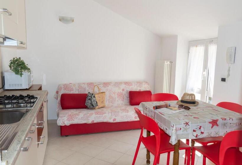 آپارتمان 1 خوابه با بالکن, Residence Italia