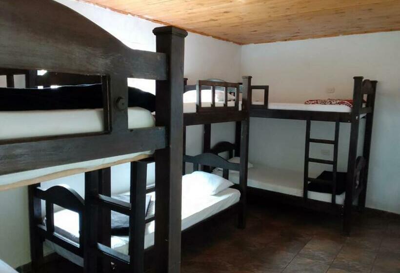 패밀리 룸 공용 욕실, Hostal Hilltop Capurgana