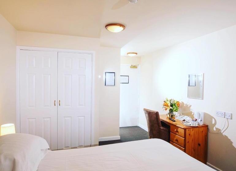 スタンダードルーム, The Cock Inn