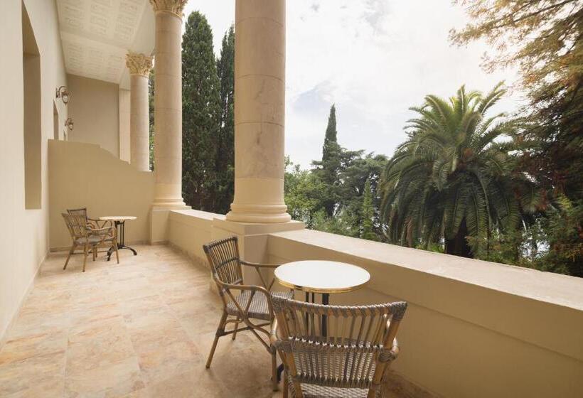 سوییت با چشم‌انداز دریا, Amra Park Hotel & Spa