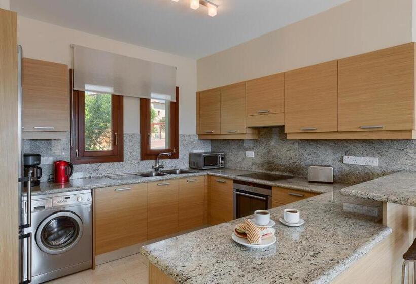 Вилла 2 Спальни, Aphrodite Hills Rentals   Junior Villas