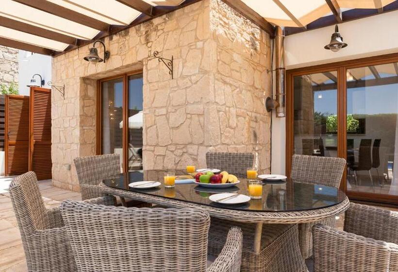 Vivenda 3 Dormitórios com Piscina, Aphrodite Hills Rentals   Junior Villas