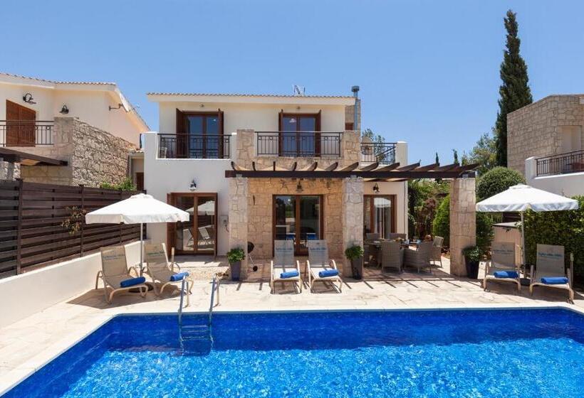 Vivenda 3 Dormitórios com Piscina, Aphrodite Hills Rentals   Junior Villas