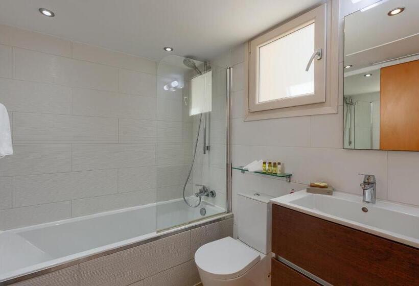 Вилла 3 Спальни, Aphrodite Hills Rentals   Junior Villas