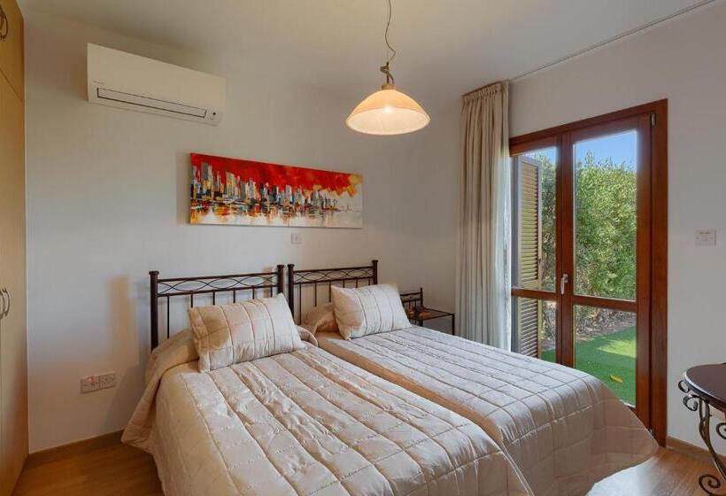 Вилла 3 Спальни, Aphrodite Hills Rentals   Junior Villas