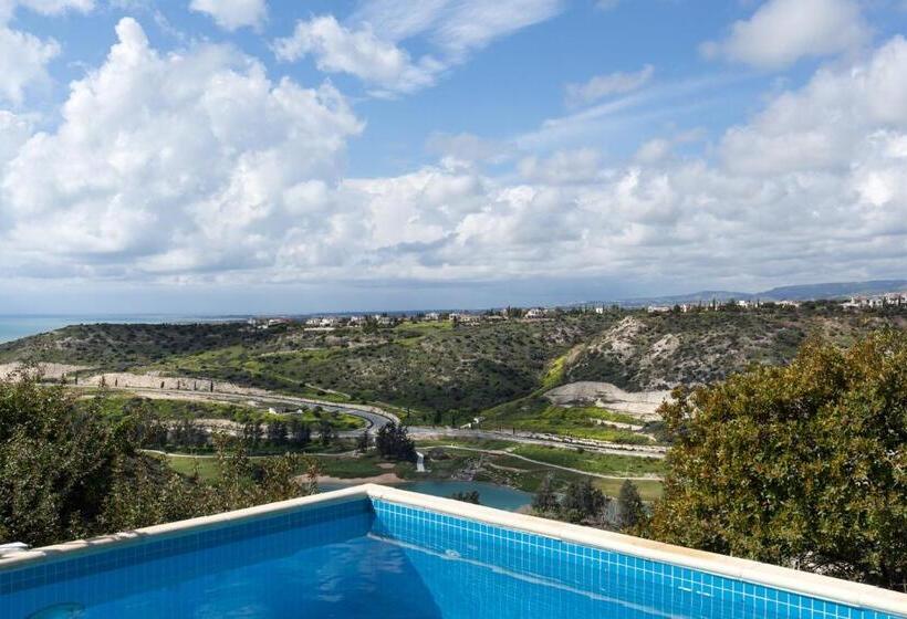 Vivenda 3 Dormitórios com Piscina, Aphrodite Hills Rentals   Junior Villas