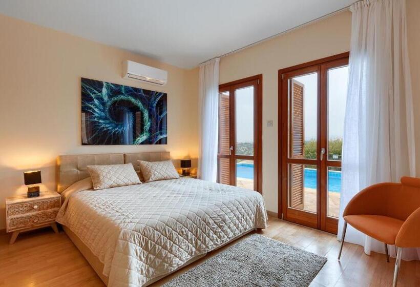 Вилла 3 Спальни с Бассейном, Aphrodite Hills Rentals   Junior Villas