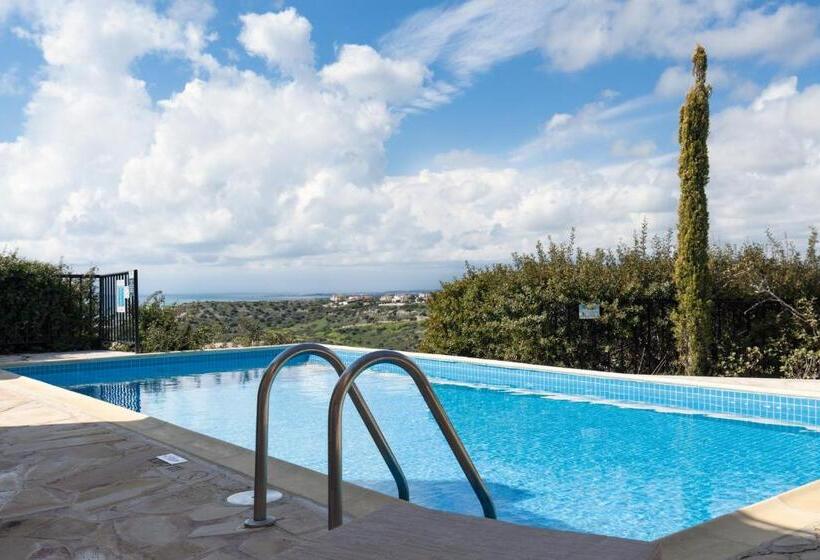 Vivenda 3 Dormitórios com Piscina, Aphrodite Hills Rentals   Junior Villas