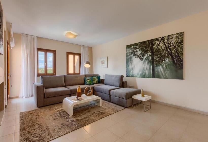 Vivenda 3 Dormitórios com Piscina, Aphrodite Hills Rentals   Junior Villas