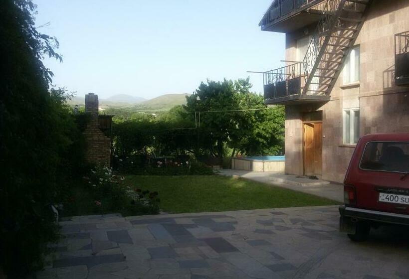 اتاق لوکس, Apricot Tree B&b