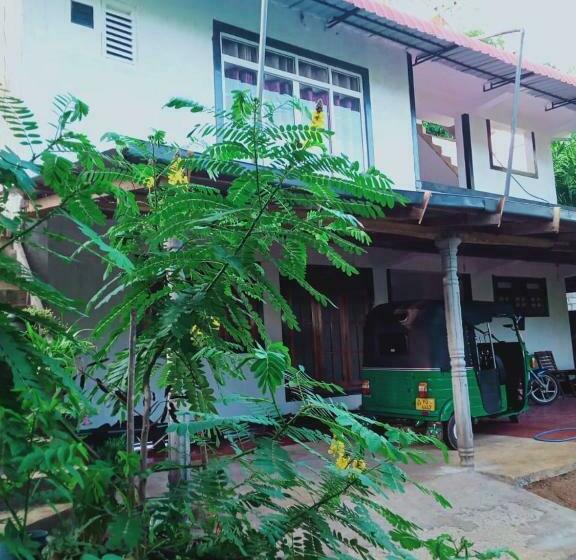 Семейный Номер, Misty View Inn