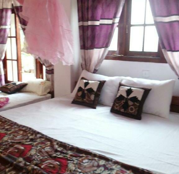 Семейный Номер, Misty View Inn