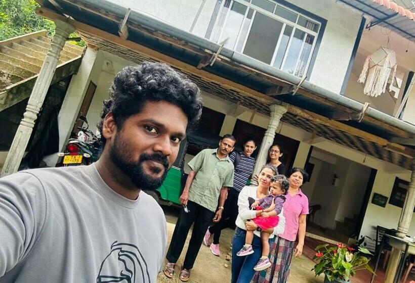 Семейный Номер, Misty View Inn